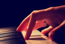 29岁球员被冰刀割颈后不幸去世 冰上项目有多危险中国新闻网.